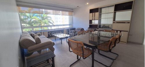 Aquiler De Magnifico Apartamento En Altamira / Gc