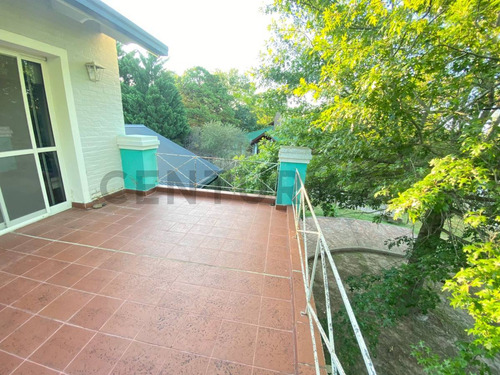 Venta De Casa 6 Ambientes 2 Dormitorios En Solares Del Carcarañá, Oliveros