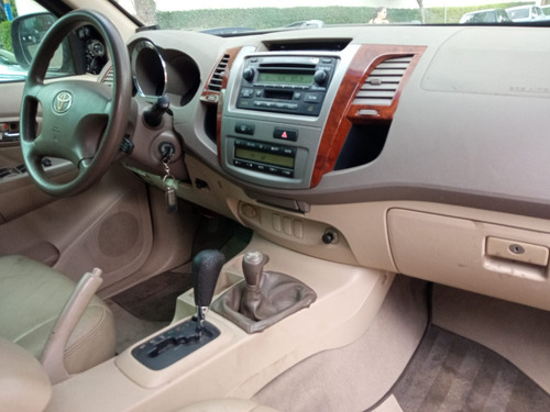 Toyota SW4 3.0 Srv 7l 4x4 Aut. 5p