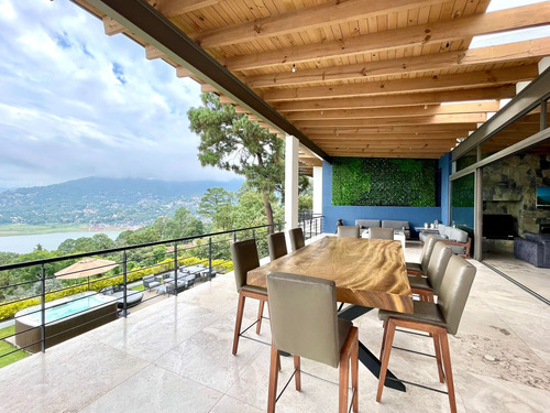 Excepcional Casa En Venta En Avándaro, Con Vista Al Lago.