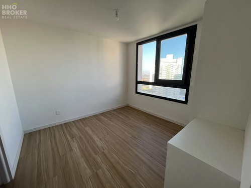 Departamento En Venta A Estrenar, 2 Dormitorios, Torre Gauguin, Playa Brava, Punta Del Este.