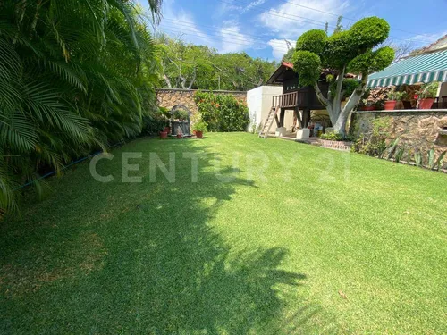 Residencia En Venta, Colonia Huertas Del Llano, Jiutepec, Morelos