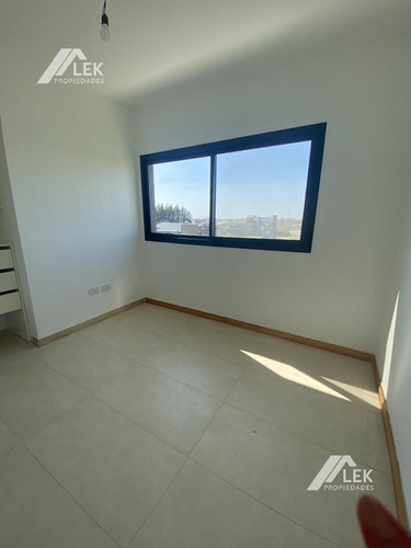 Impecable Casa Con Pileta En San Matias! Acepta Permuta Menor Valor... Mono O 2 Amb Caba