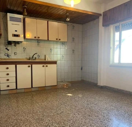 Departamento Dos Ambientes En Venta En San Martin Centro