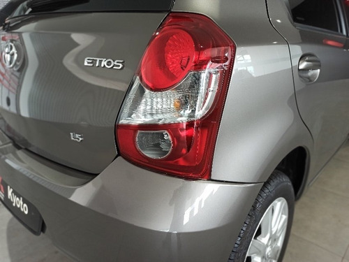 Toyota Etios Hatch X Plus 1.5 (aut) (flex)