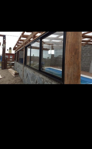 Imagen 15 de 19 de Partido De La Costa ,san Clemente Del Tuyu Se Alquilan Para Un Buen Descanso Complejo Con 3 Cabañas Y Pileta Climatizada Cerrada. Cabañas Para 4 Para 5 Y Para 8 Personas