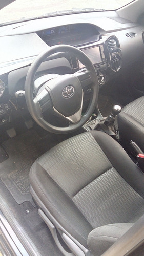 Toyota Etios X 2016/2017