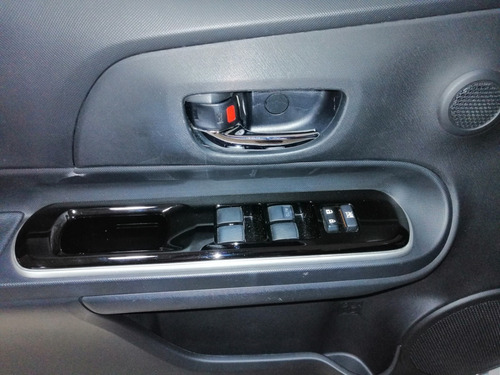 Imagen 11 de 14 de Toyota Prius C Hybrid 2020