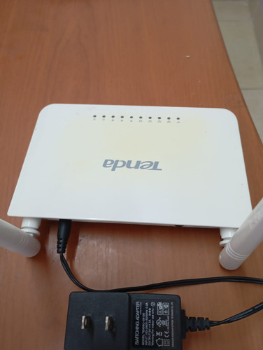 Router Tenda N300 (Usado)