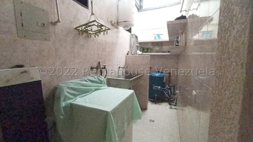 Linda Y Conservada Casa En Urbanismo Privado La Piedad Norte Cabudare Gabriela C