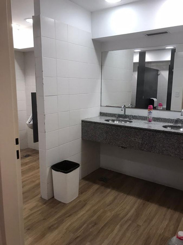 Excelente Oficina En Alquiler En Zona Plaza San Martín