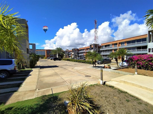 Imagen 3 de 18 de Re/max 2mil Vende Townhouse En Conj. Resd. Cayo De Agua, Urb. Sabanamar