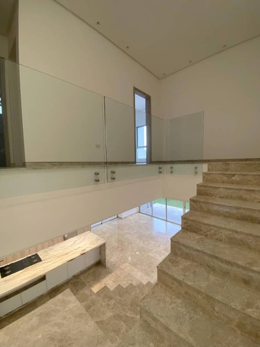 Imagen 9 de 15 de Yosmar & Fernando Venden Town House En Cumbres De Guataparo. Foth-