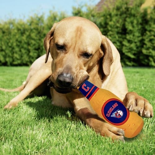 Botella De Cerveza De Peluche Pets First Cleveland Guardians Guardianes De Cleveland Diseño