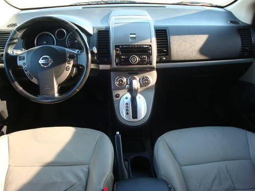 Sentra 2.0 S 2010 Automático
