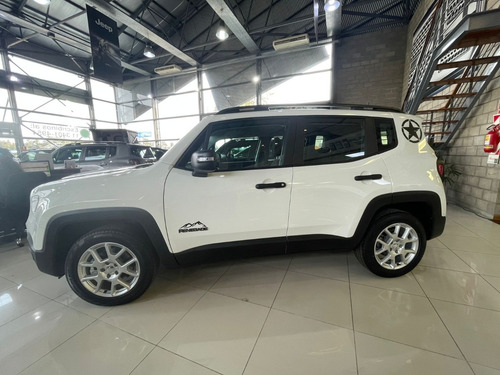 Imagen 4 de 13 de Jeep Renegade Sport At