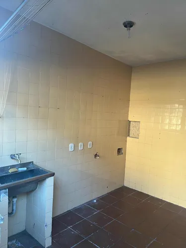 Casa De 3 Quartos Com Quintal E Churrasqueira.