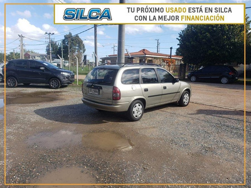 Chevrolet Corsa Wagon 2010 Beige 5 Puertas