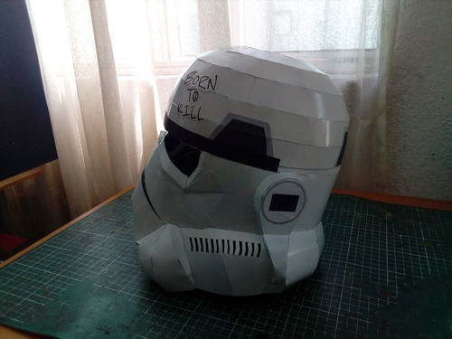 Casco De Stormtrooper Tamaño Real (para Armar En Papel) (Reacondicionado)