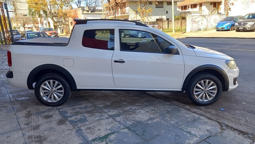 Imagen 5 de 11 de Volkswagen Saveiro 2015 1.6 Gp Cd 101cv Pack High