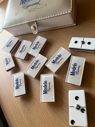 Domino Modelo Especial Blanco Libro Beige + Portavaso Cal 5