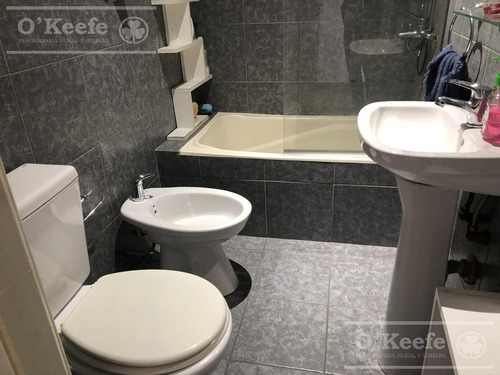 Imagen 10 de 13 de Departamento 2 Ambientes Con Cochera En El Centro De Quilmes - Apto Profesional