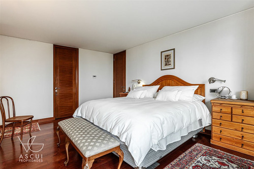 Departamento En Venta De 3 Dorm. Más Servicios En Las Condes