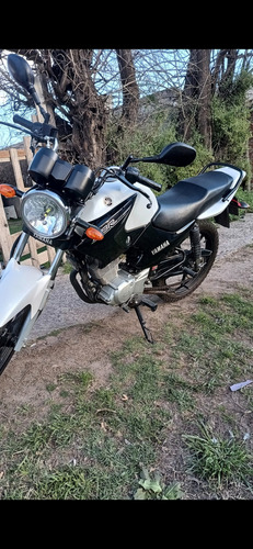 Yamaha Ybr 125 Ed Modelo 2023 Con Tan Solo 14,000klm