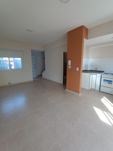 Imagen 17 de 30 de Duplex Tipo Casa Venta -165 Mts 2 Terreno-cochera - Berisso