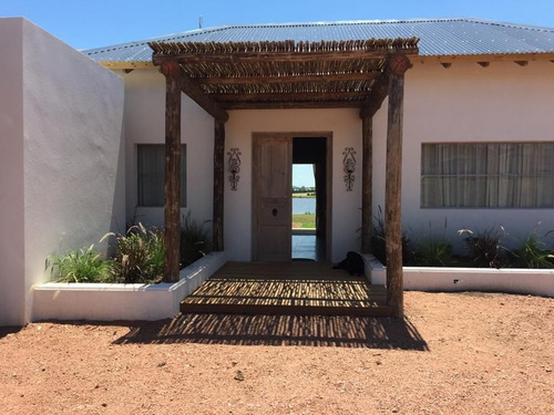 Casa En Venta De 3 Dormitorios En Pueblo Mio