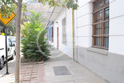 Casa En Venta De 4 Dorm. En Providencia