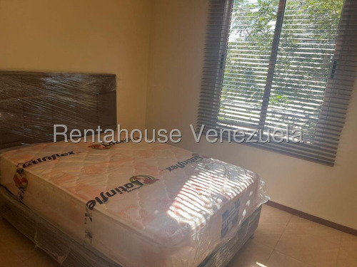 Dennymar, Alquila Bello Y Amplio Twonhouse, Al Este De La Ciudad, Brindándote La Oportunidad De Vivir Con Tu Familia En Ambientes Seguros Y Lleno De Comodidades Semi/amoblado B56986 Contáctame B
