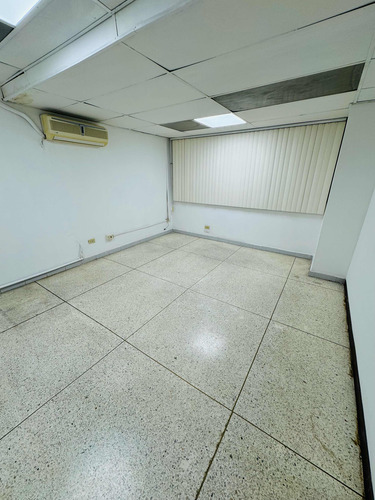 Alquilo Oficina En La Romulo Gallegos 20m2