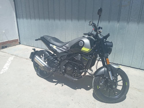 Imagen 4 de 13 de Benelli Leoncino 250 Modelo 2021