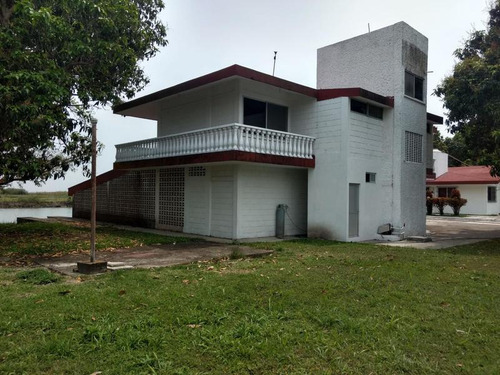 Venta Finca 1.1 Hectáreas 8 Recamaras En Tamiahua, Veracruz.