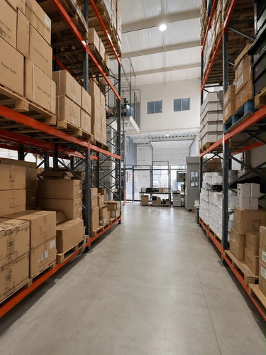 Exclusiva Bodega Comercial En Work Center Radial Nororiente