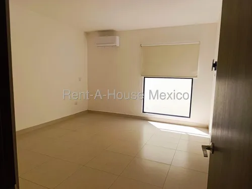Se Renta Casa En Zibata Condominio Ankara Ofrece 3 Recamara Una En Pb Qh25-2527