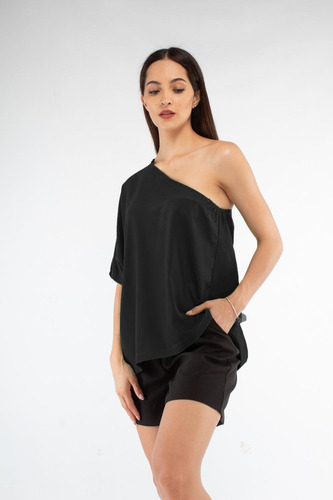 Imagen 3 de 6 de Blusa Asimétrica De Un Hombro