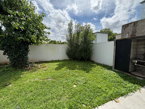 Duplex En Venta - 2 Dormitorios 2 Baños - 207mts2 - Villa Elisa