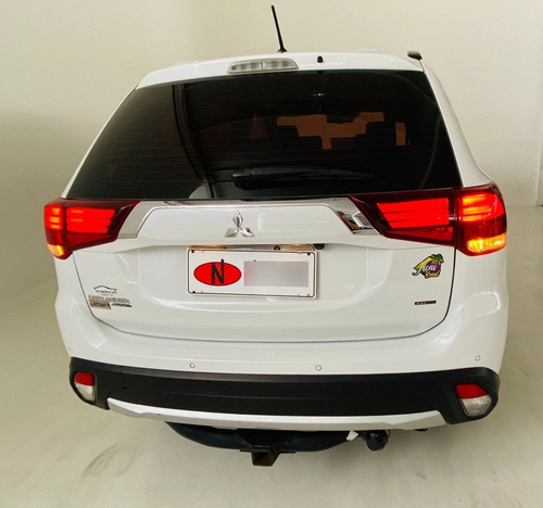 Imagem 5 de 12 de Mitsubishi Outlander 2.2 4x4 16v Diesel 4p Automático