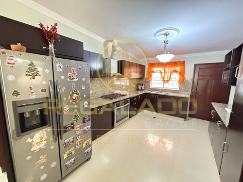 Escv-1641 Zona Oeste Casa Quinta Avenida La Limpia Sector Corazón De Jesus