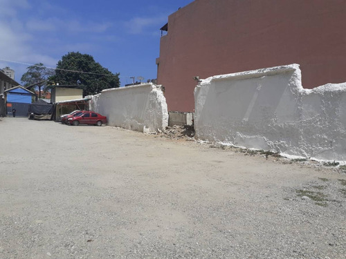 Terreno A Nivel De Calle, En Maiquetia, Calle Los Baños, Ubicacion Estrategica