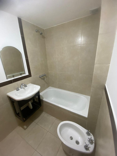 Se Alquila Monoambiente En Castelar Sur
