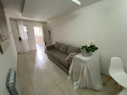 Casa En Córdoba · 3 Departamentos · Cerca De La Utn · Cochera · Pileta · Amoblado · Reciclado · Excelente Inversión