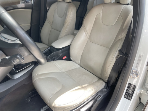 Volvo V40 2.0 T4 Kinetic Drive-e 5p