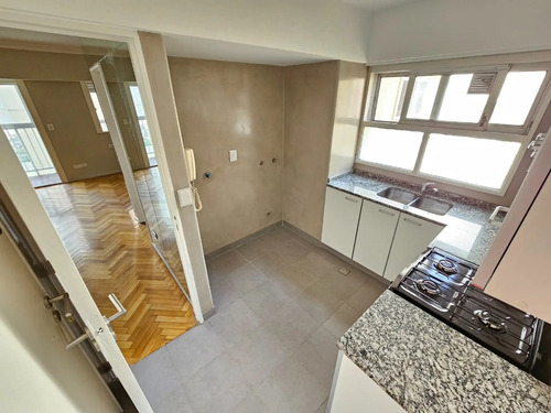 Av Libertador 600 Dpto 2 Ambientes Reciclado A Nuevo, Balcon