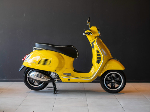 Vespa Gts 300 Super 2023 Amarilla Entrega Hoy