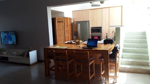 Imagen 4 de 27 de Liliana Martinez Remax Se Vende Casa Duplex En Calle Cerrada Urb. La Viña Cd 135342