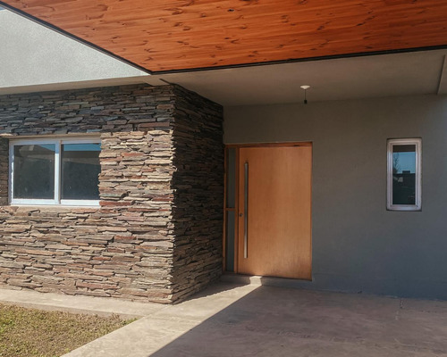 Duplex De Tres Dormitorios En Yerba Buena