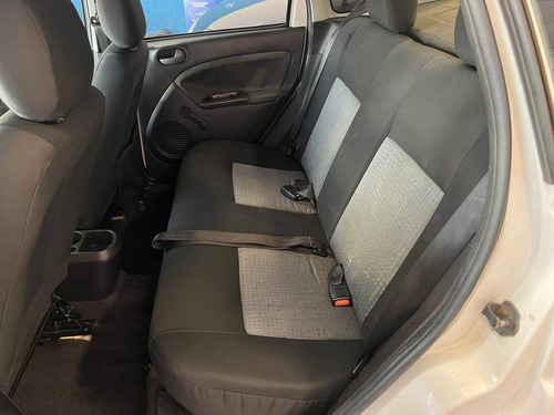 Imagem 8 de 13 de Ford Fiesta 1.6 Se Sedan 16v Flex 4p Manual